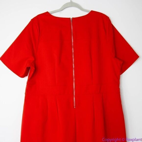 NEW Eloquii Sheath Dress with Cut Out star Neckline exposed zipper, size 18 - Picture 6 of 16